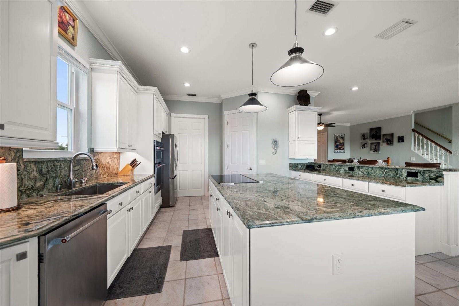 Image 14 of 80 For 11700 5th Street E