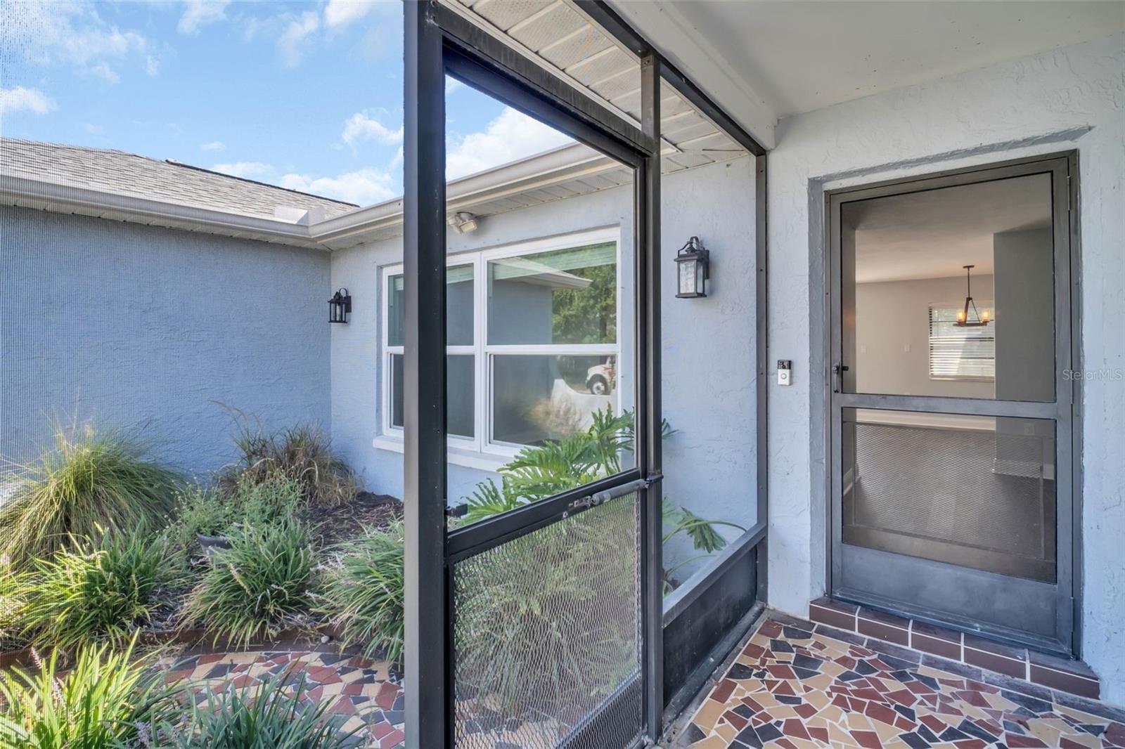 Listing photo id 8 for 1238 Mandarin Drive