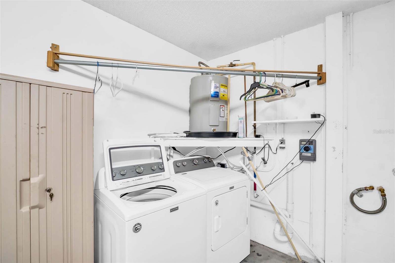 Listing photo id 25 for 1238 Mandarin Drive