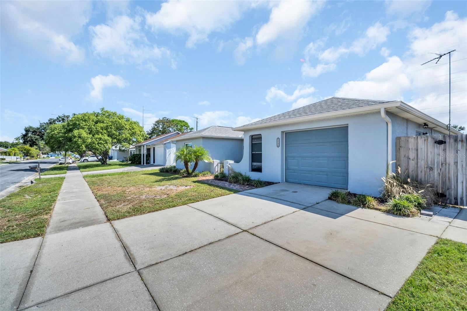 Listing photo id 28 for 1238 Mandarin Drive