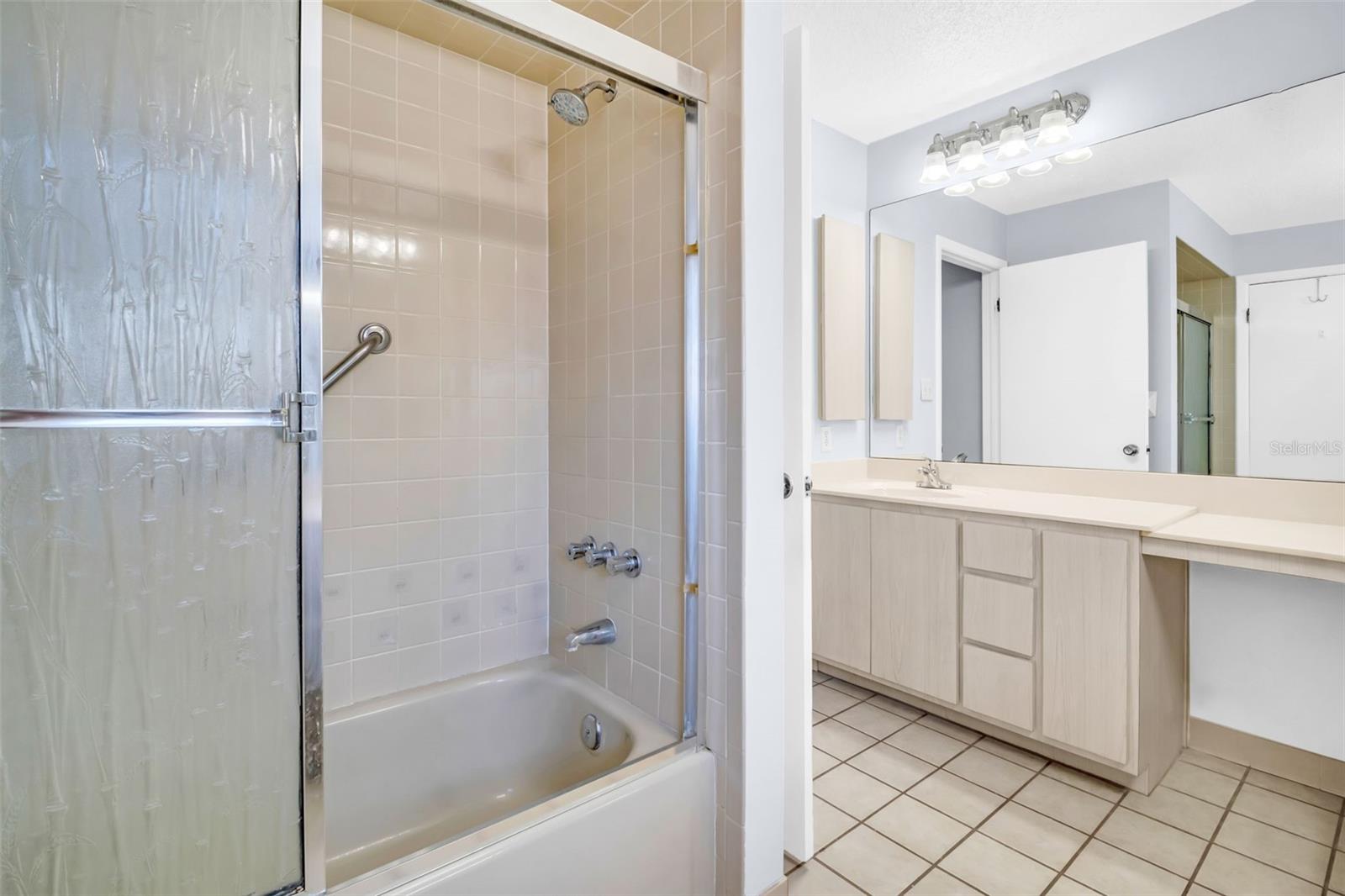 Listing photo id 31 for 1238 Mandarin Drive