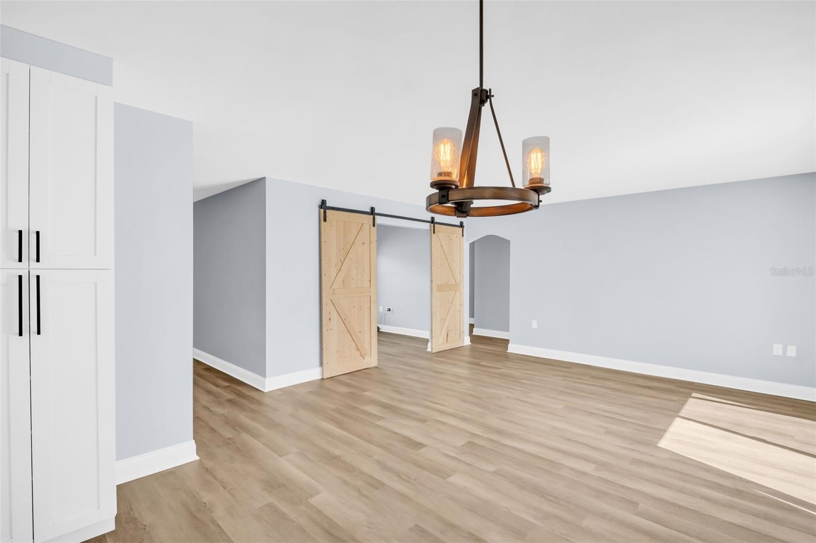 Listing photo id 6 for 1238 Mandarin Drive