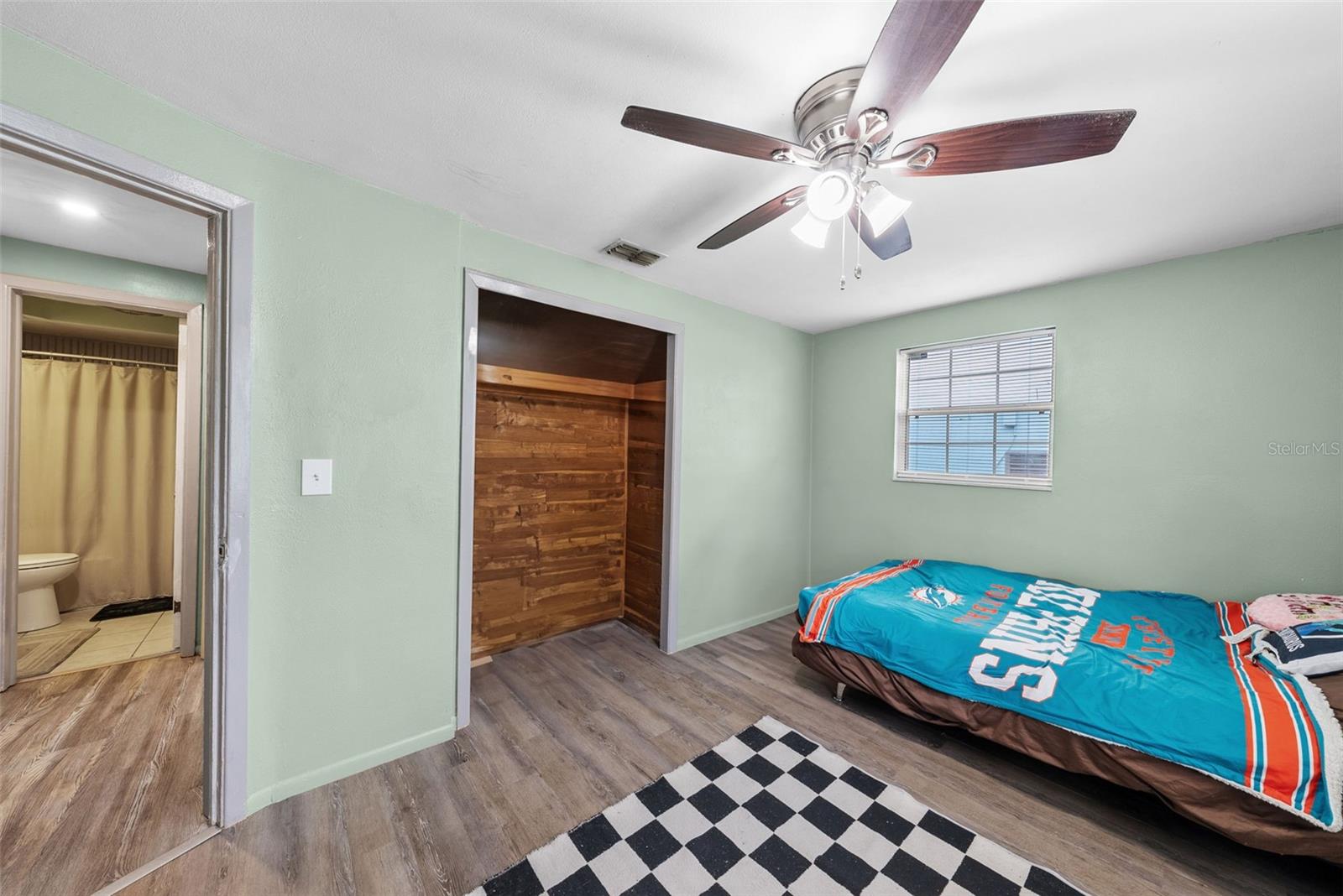 Image 18 of 28 For 4245 Crestfield Avenue