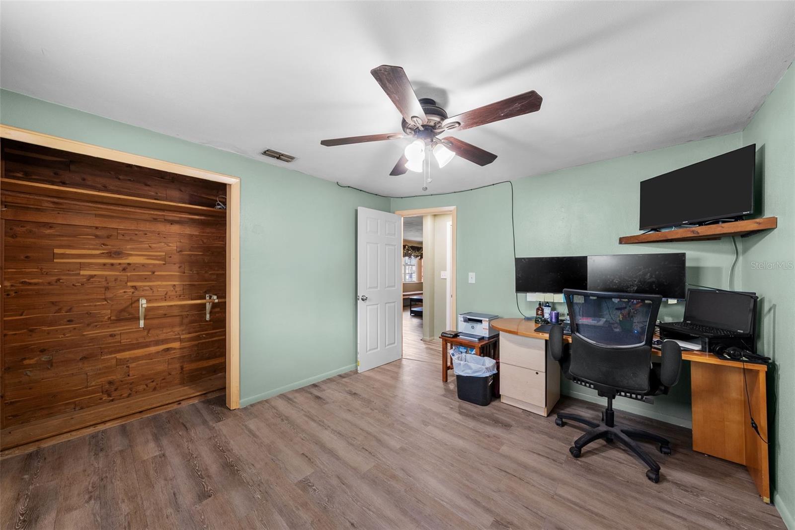 Image 21 of 28 For 4245 Crestfield Avenue