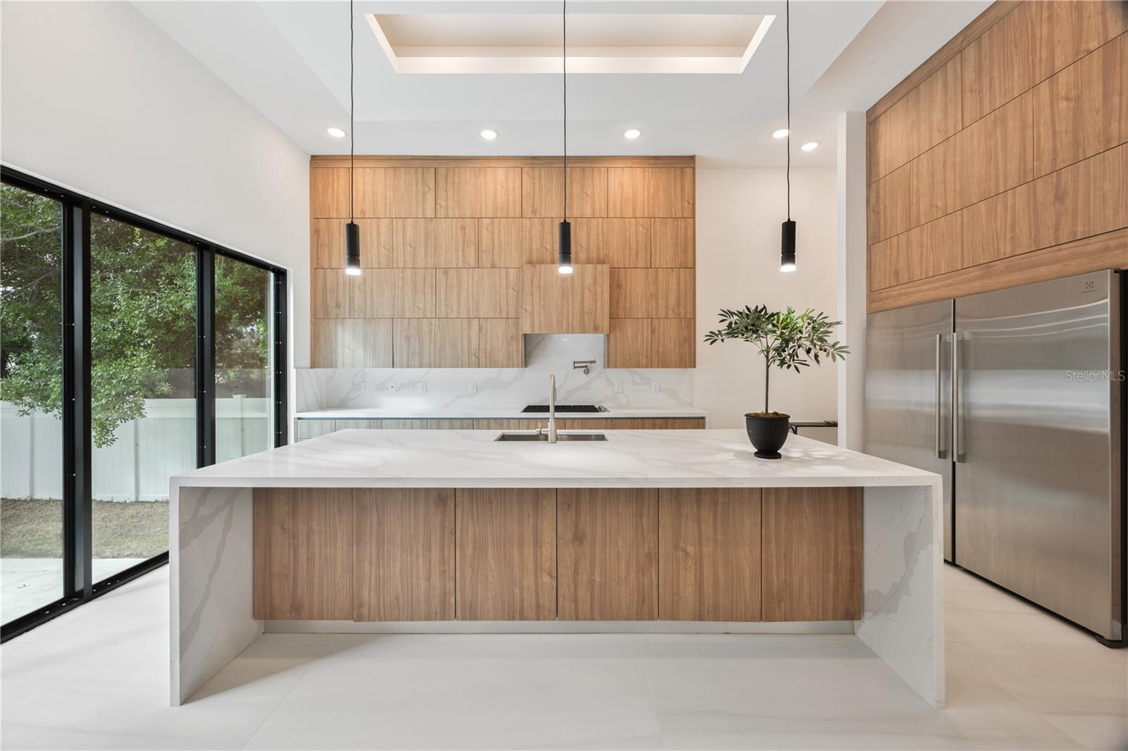 Image 13 of 60 For 4426 Euclid Avenue