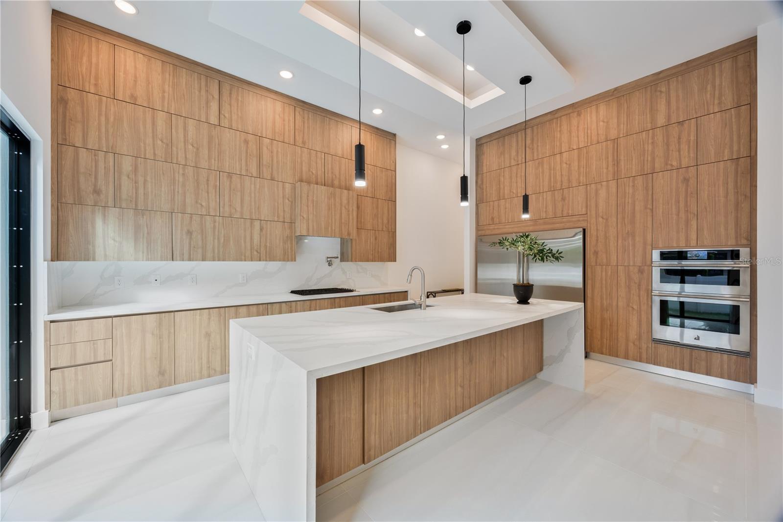 Image 14 of 60 For 4426 Euclid Avenue