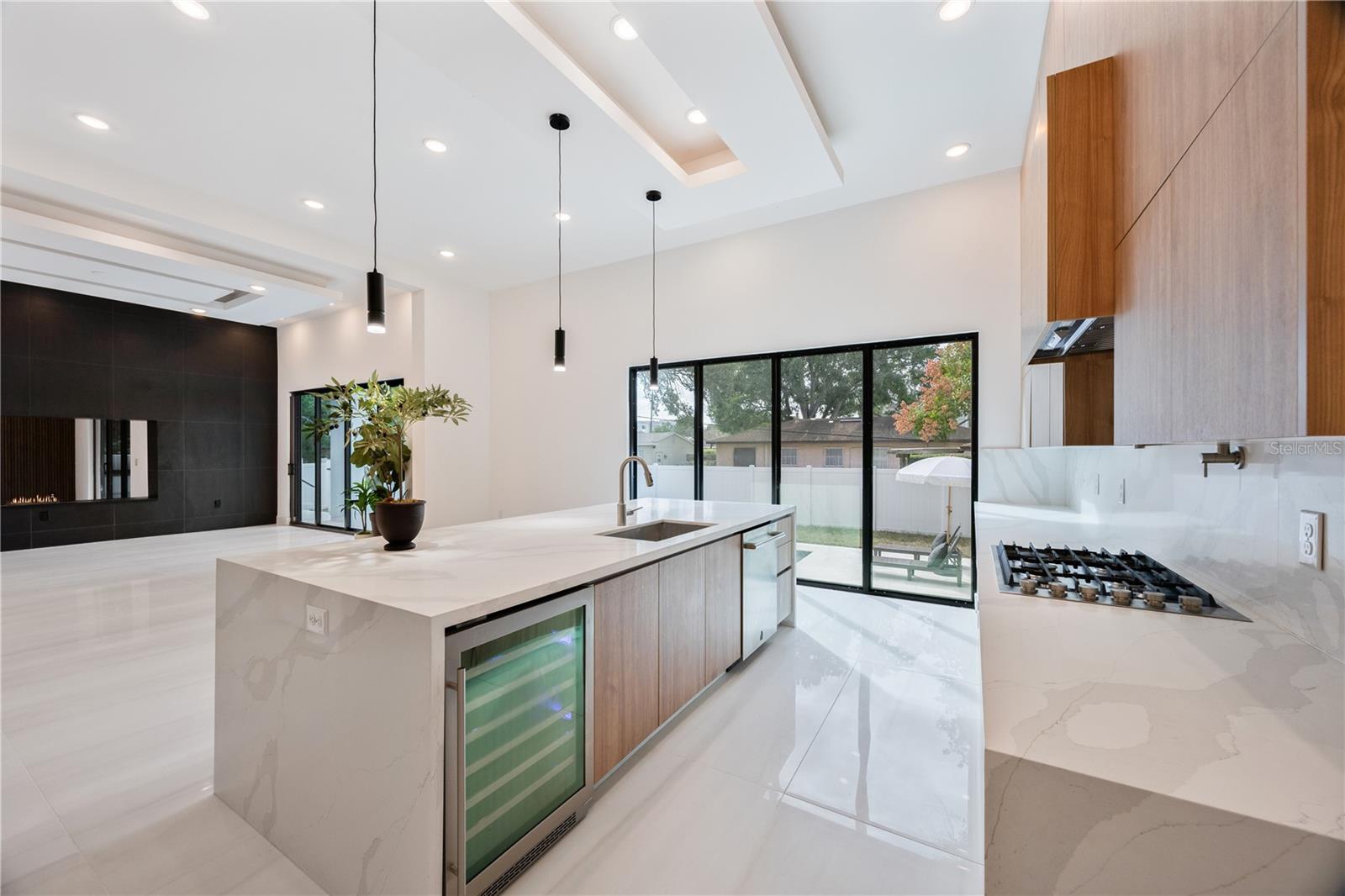 Image 15 of 60 For 4426 Euclid Avenue