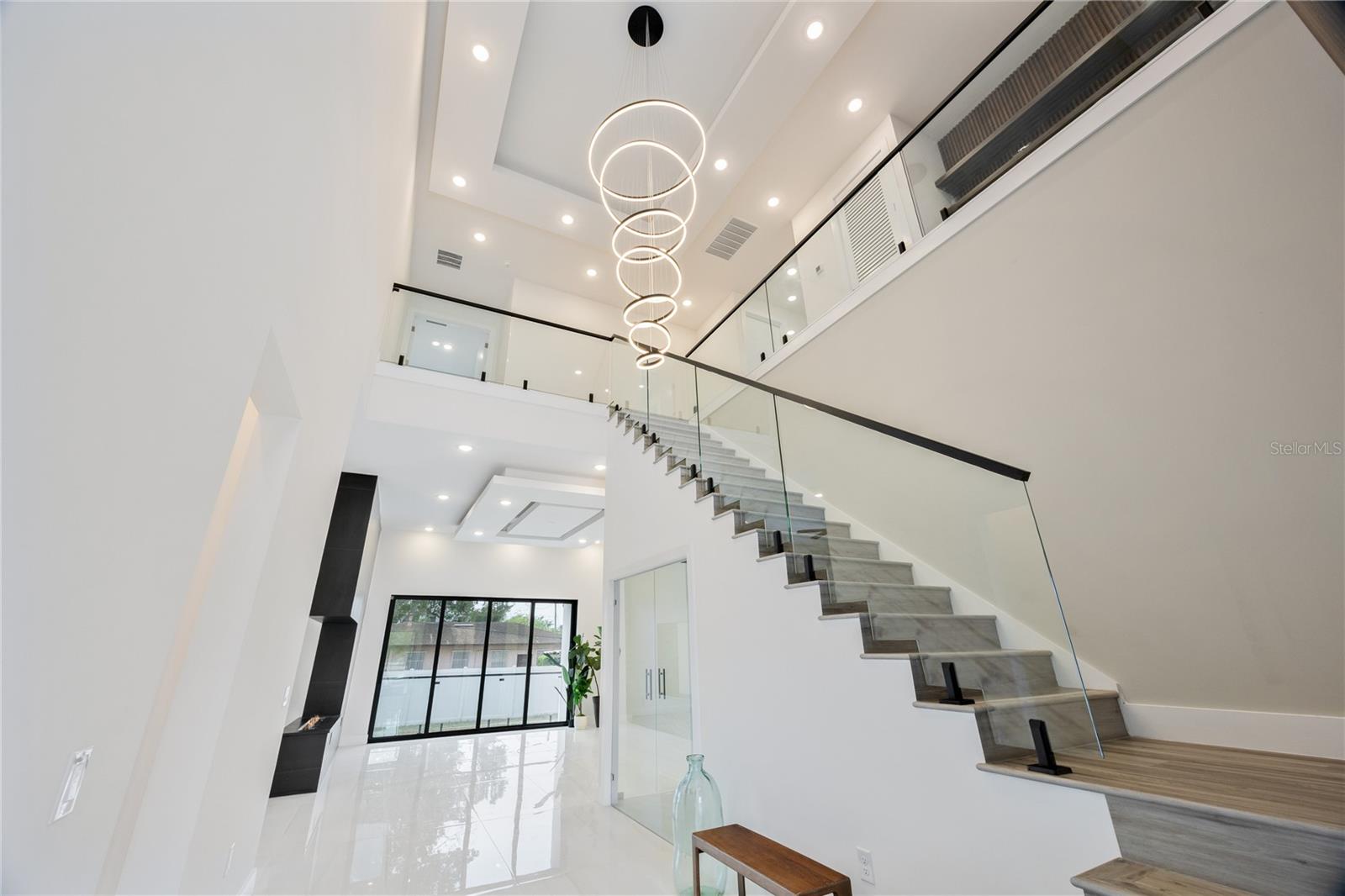 Image 22 of 60 For 4426 Euclid Avenue