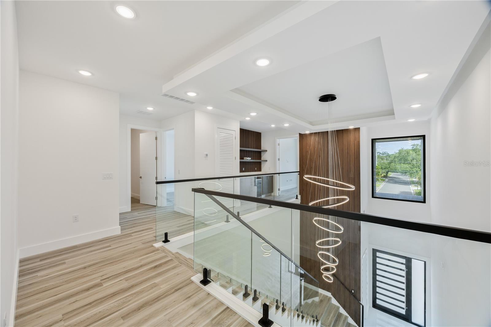 Image 23 of 60 For 4426 Euclid Avenue