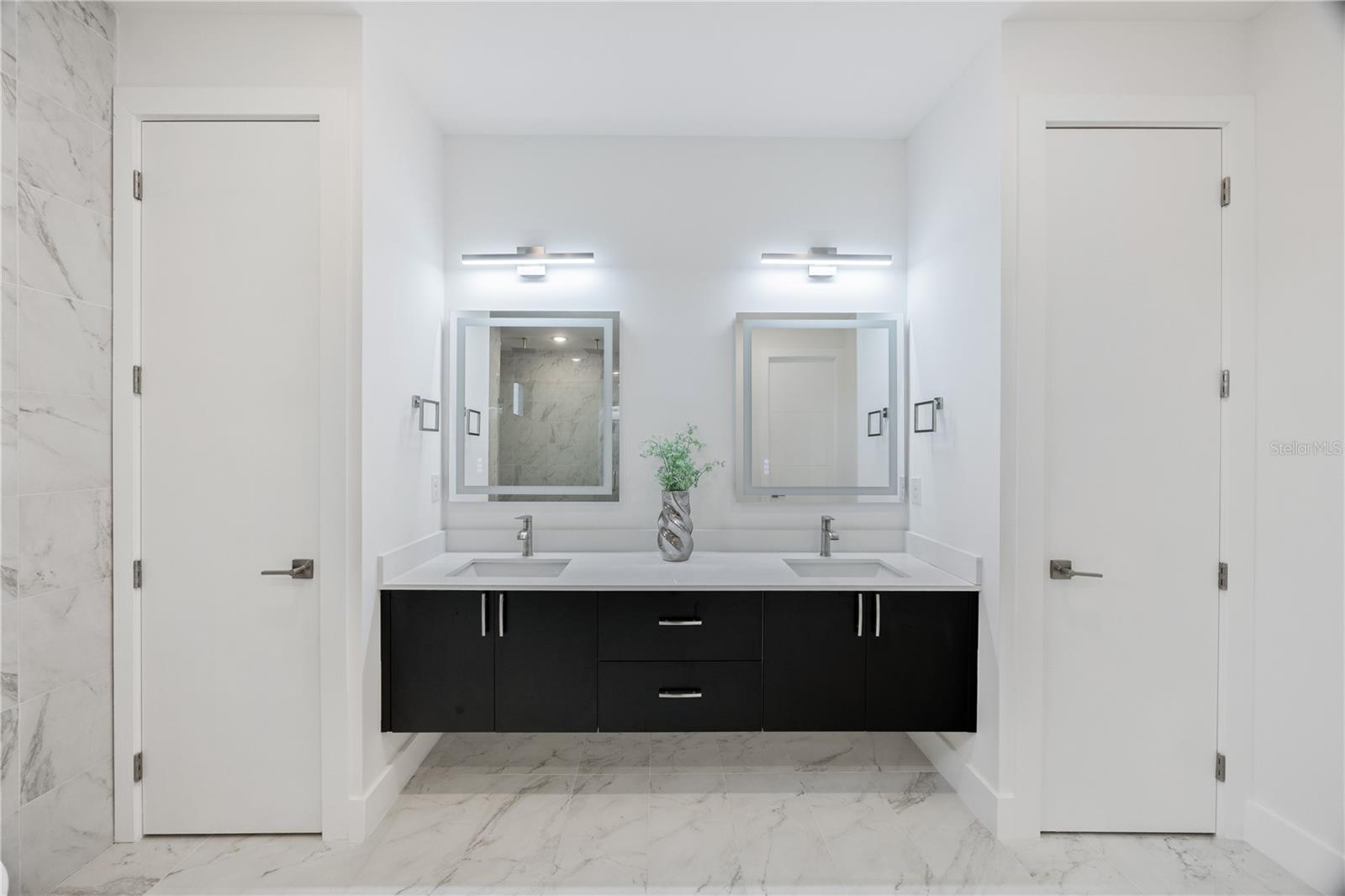 Image 29 of 60 For 4426 Euclid Avenue