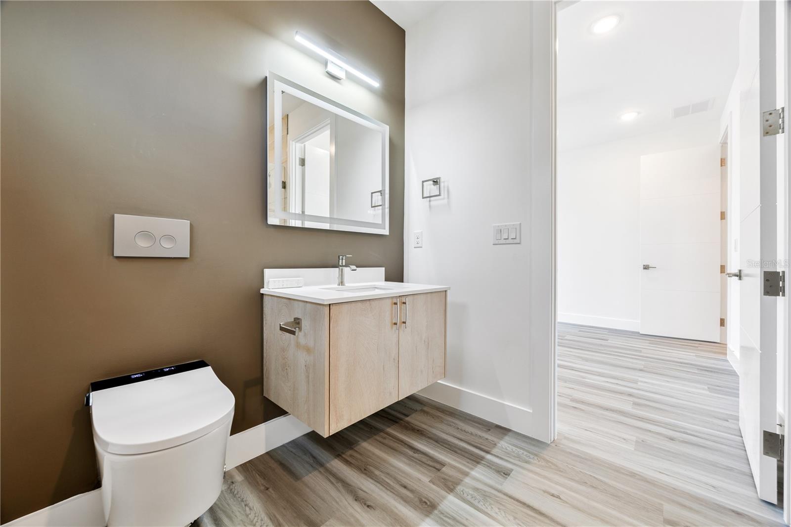 Image 37 of 60 For 4426 Euclid Avenue