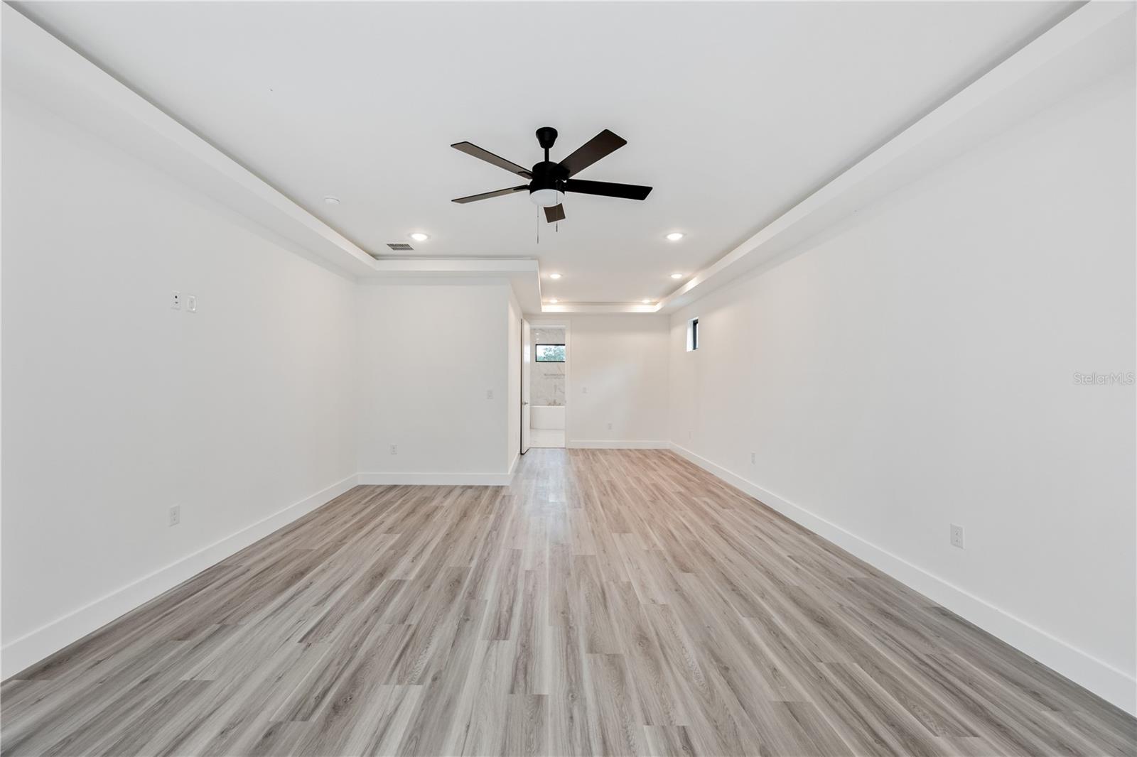 Image 40 of 60 For 4426 Euclid Avenue