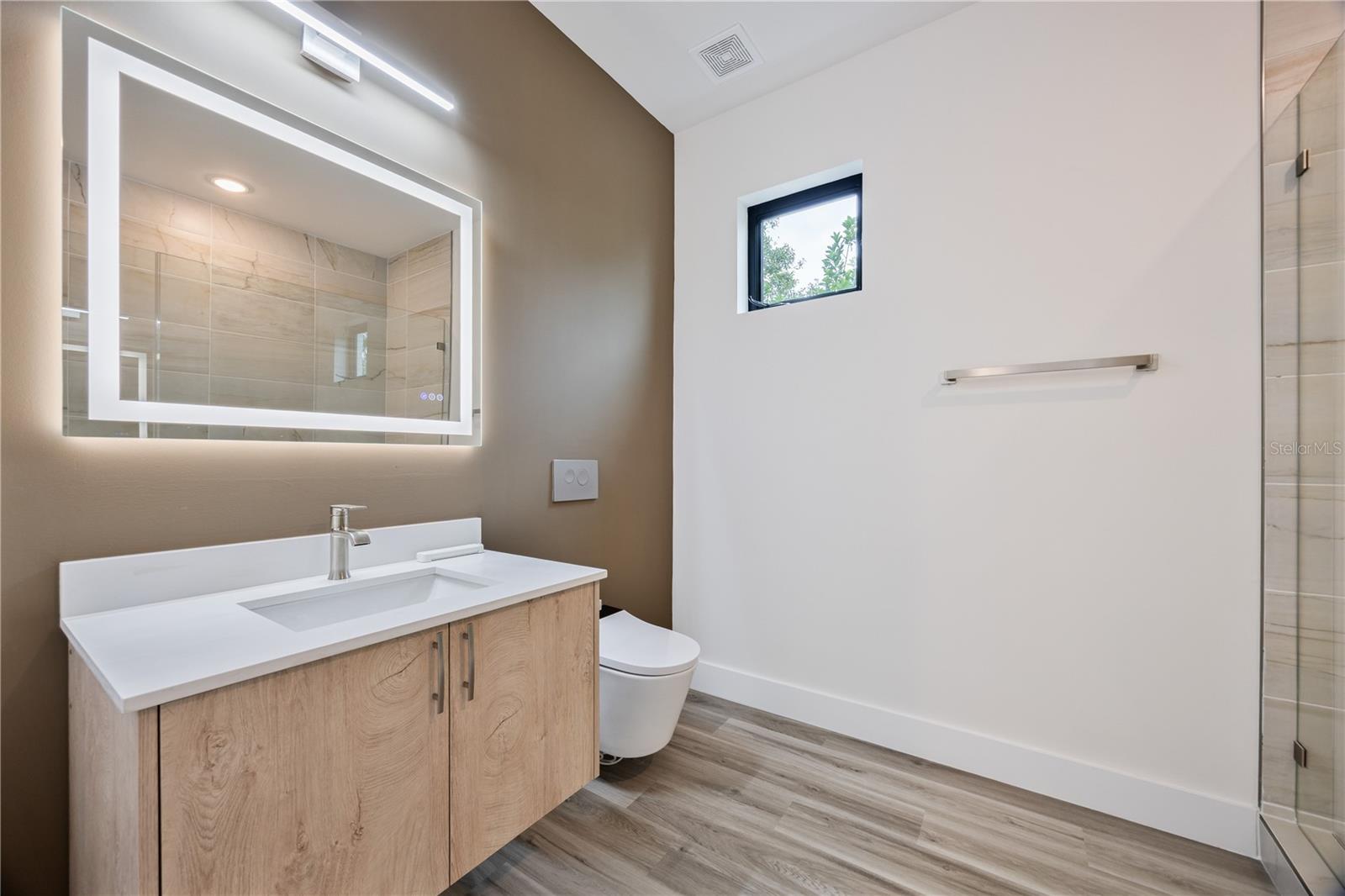 Image 42 of 60 For 4426 Euclid Avenue