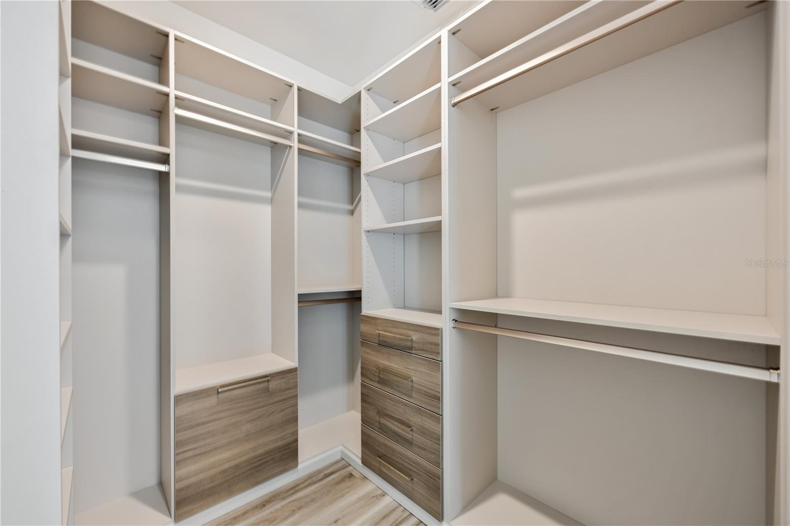 Image 48 of 60 For 4426 Euclid Avenue