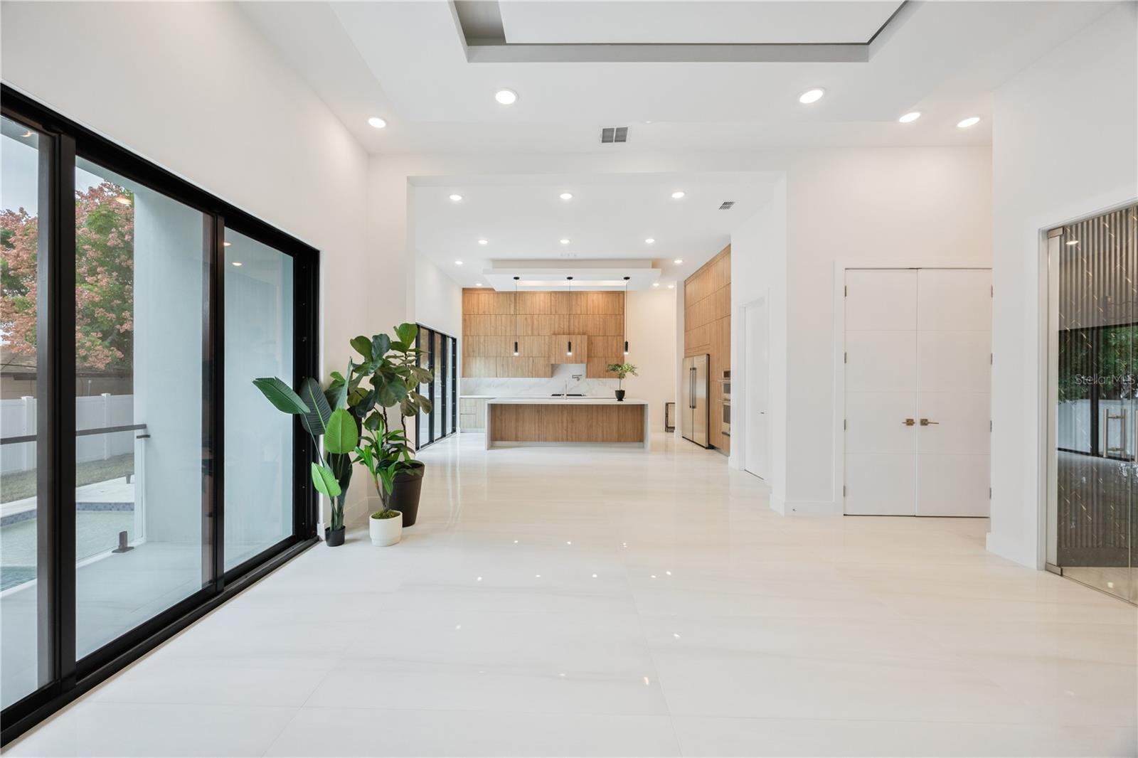 Image 5 of 60 For 4426 Euclid Avenue