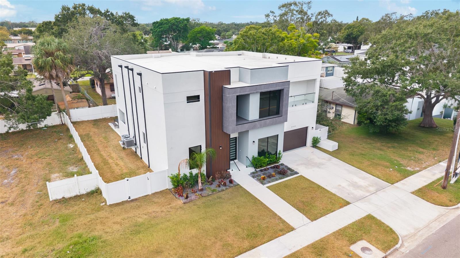 Image 57 of 60 For 4426 Euclid Avenue