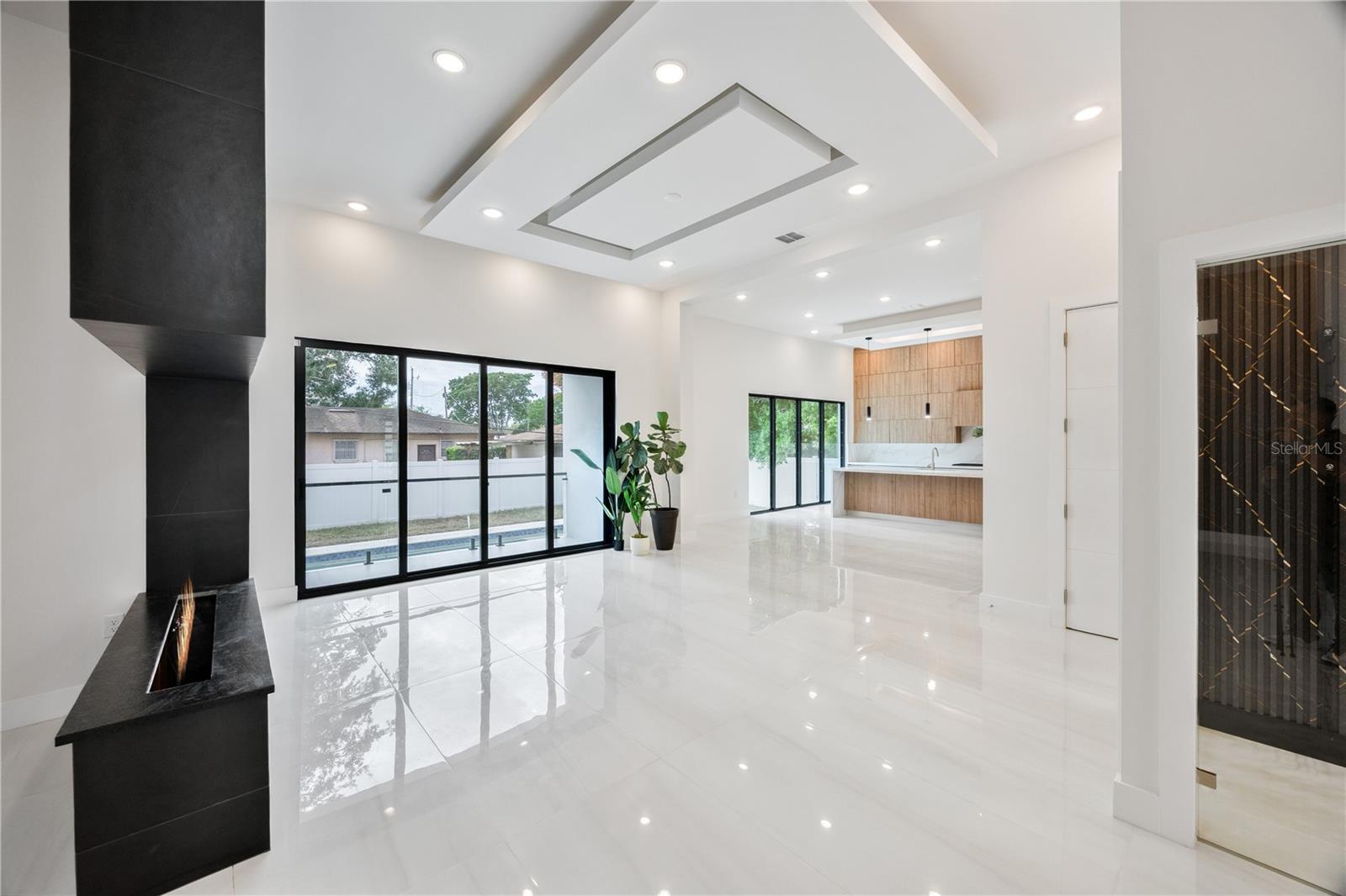 Image 7 of 60 For 4426 Euclid Avenue