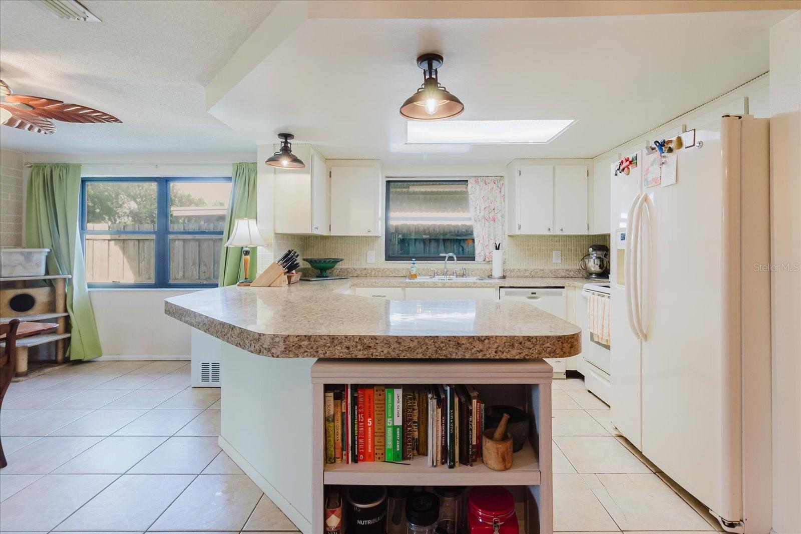 Image 9 of 41 For 3310 Salisbury Dr