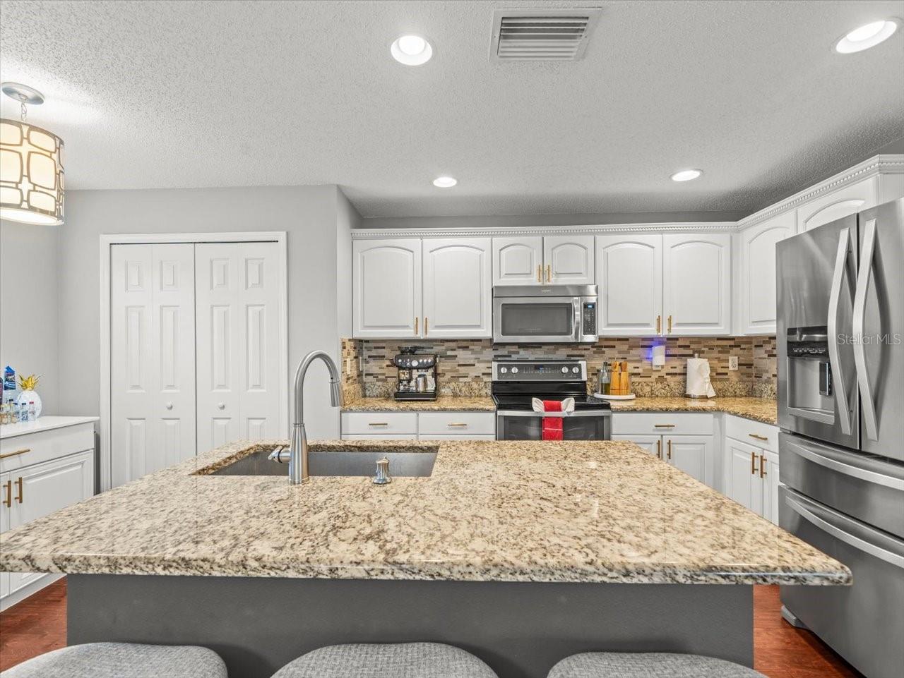 Image 10 of 44 For 8511 Edgewater Place Boulevard