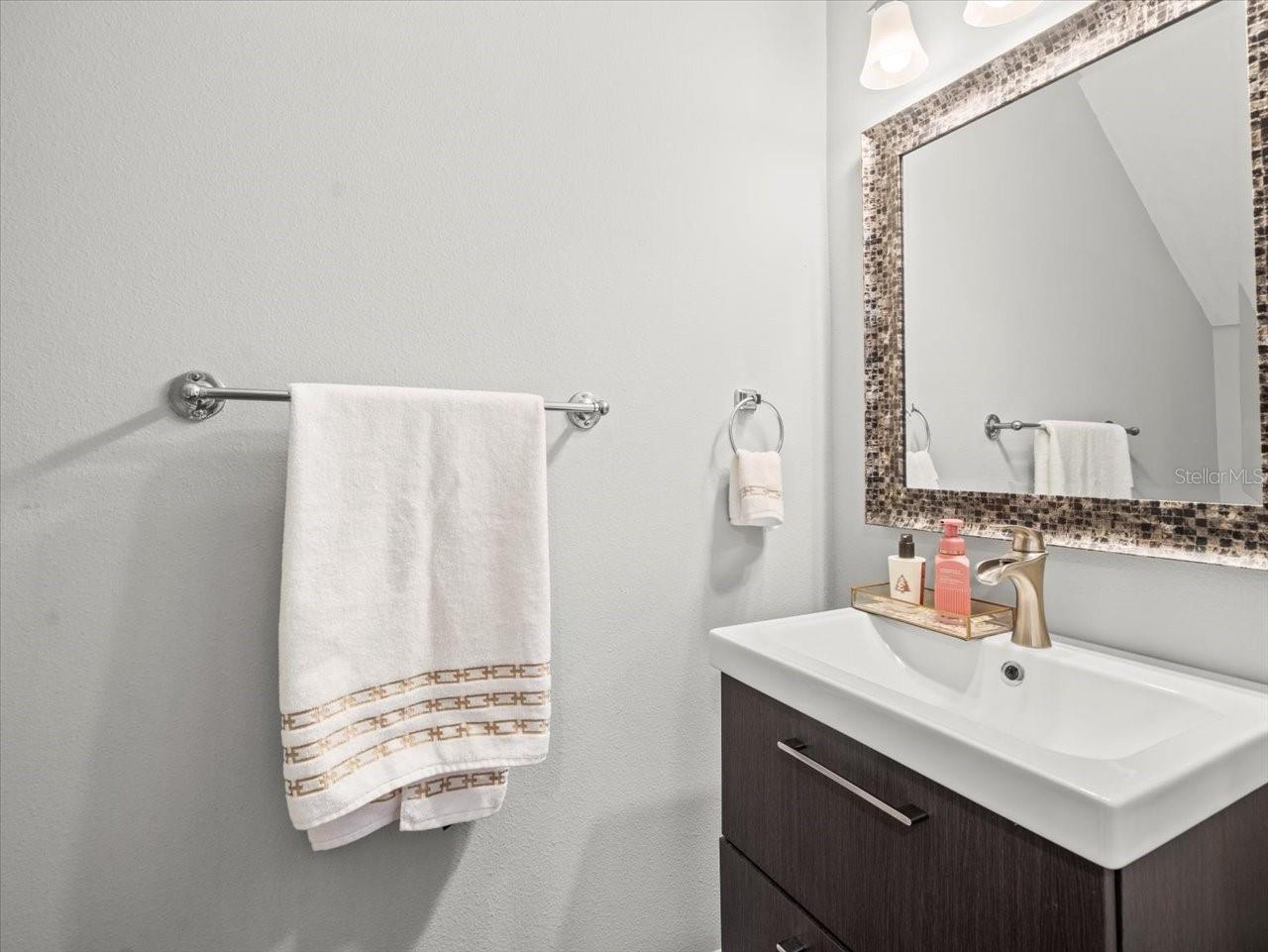 Image 16 of 44 For 8511 Edgewater Place Boulevard