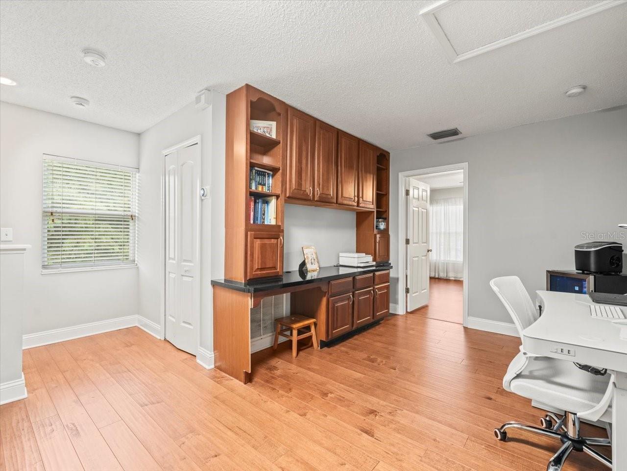 Image 20 of 44 For 8511 Edgewater Place Boulevard