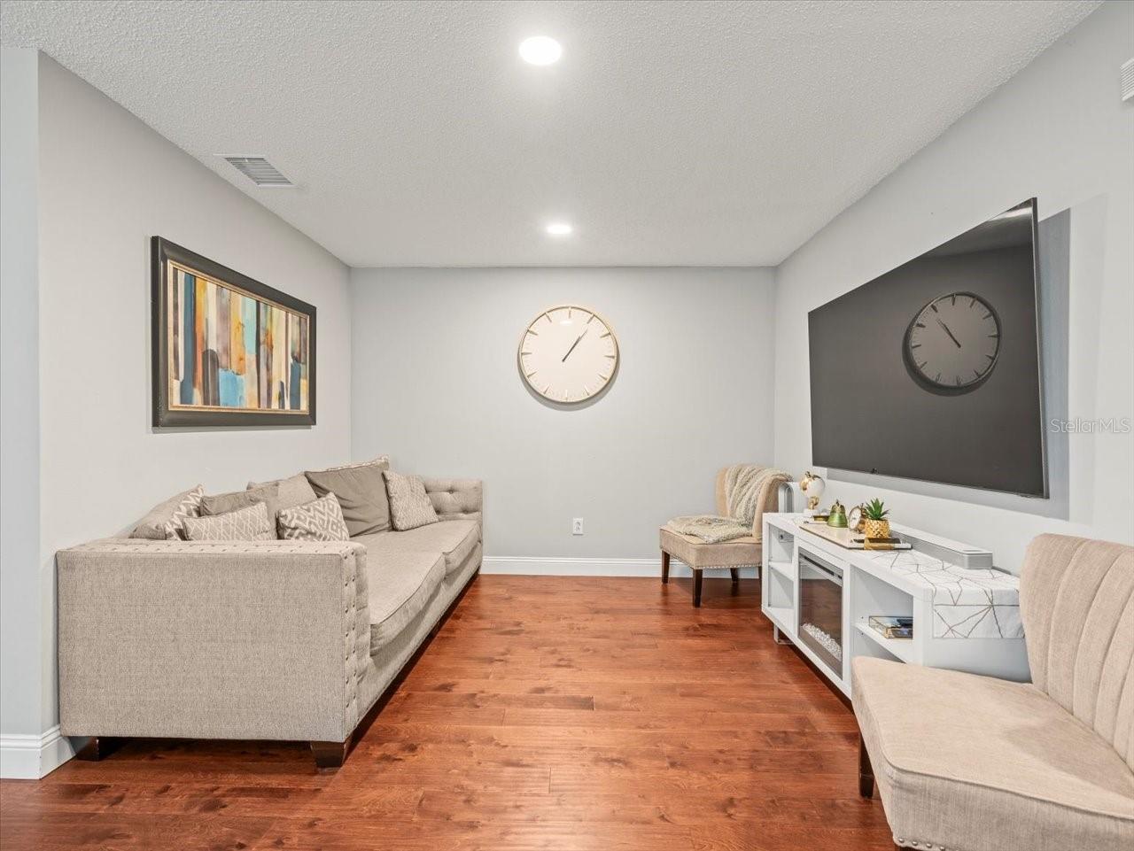 Image 3 of 44 For 8511 Edgewater Place Boulevard