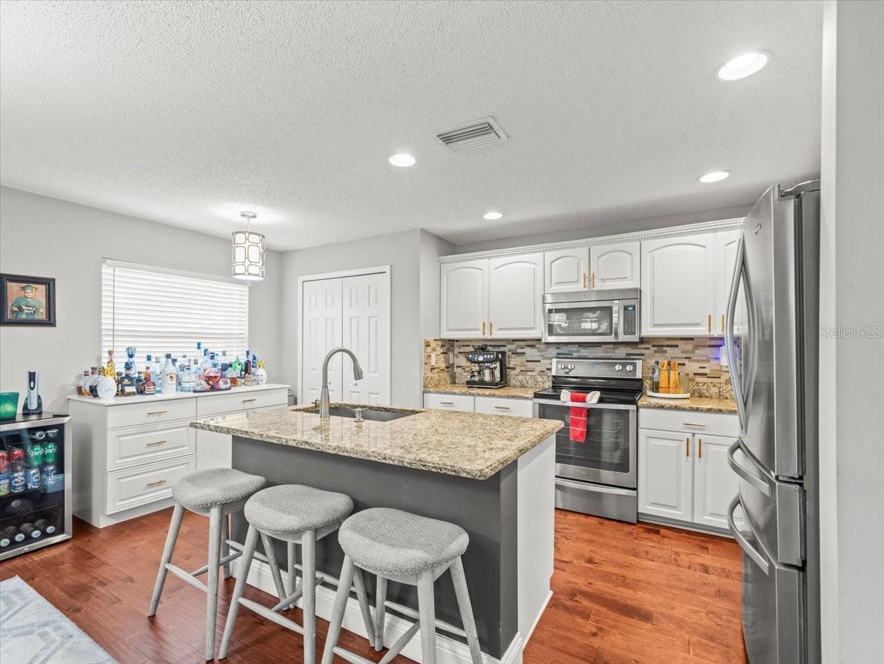 Image 7 of 44 For 8511 Edgewater Place Boulevard
