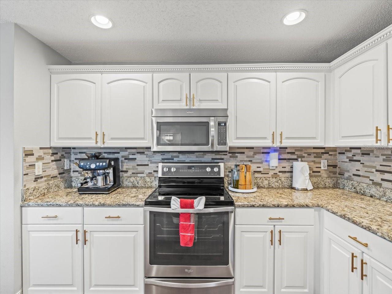 Image 8 of 44 For 8511 Edgewater Place Boulevard