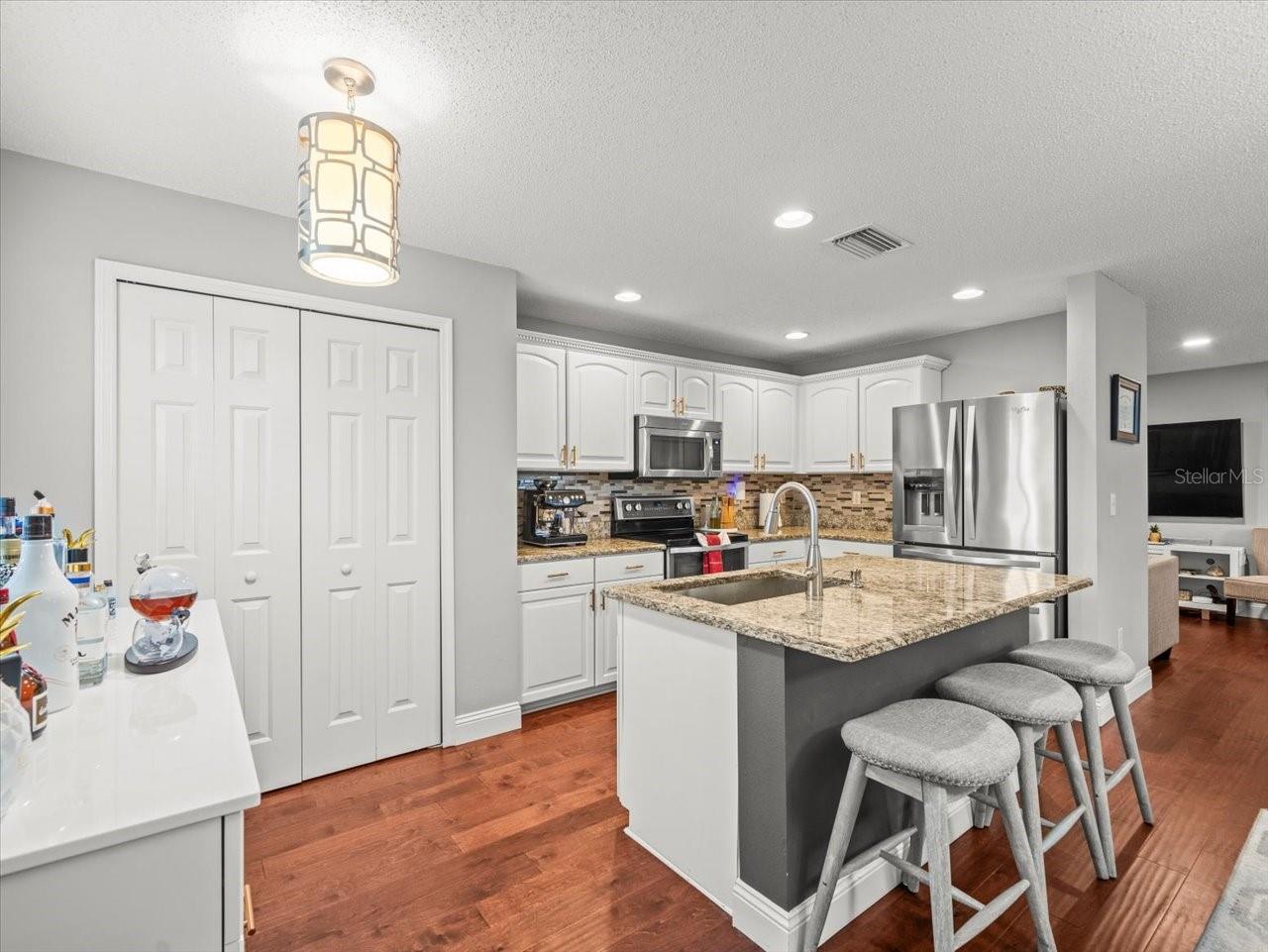 Image 9 of 44 For 8511 Edgewater Place Boulevard