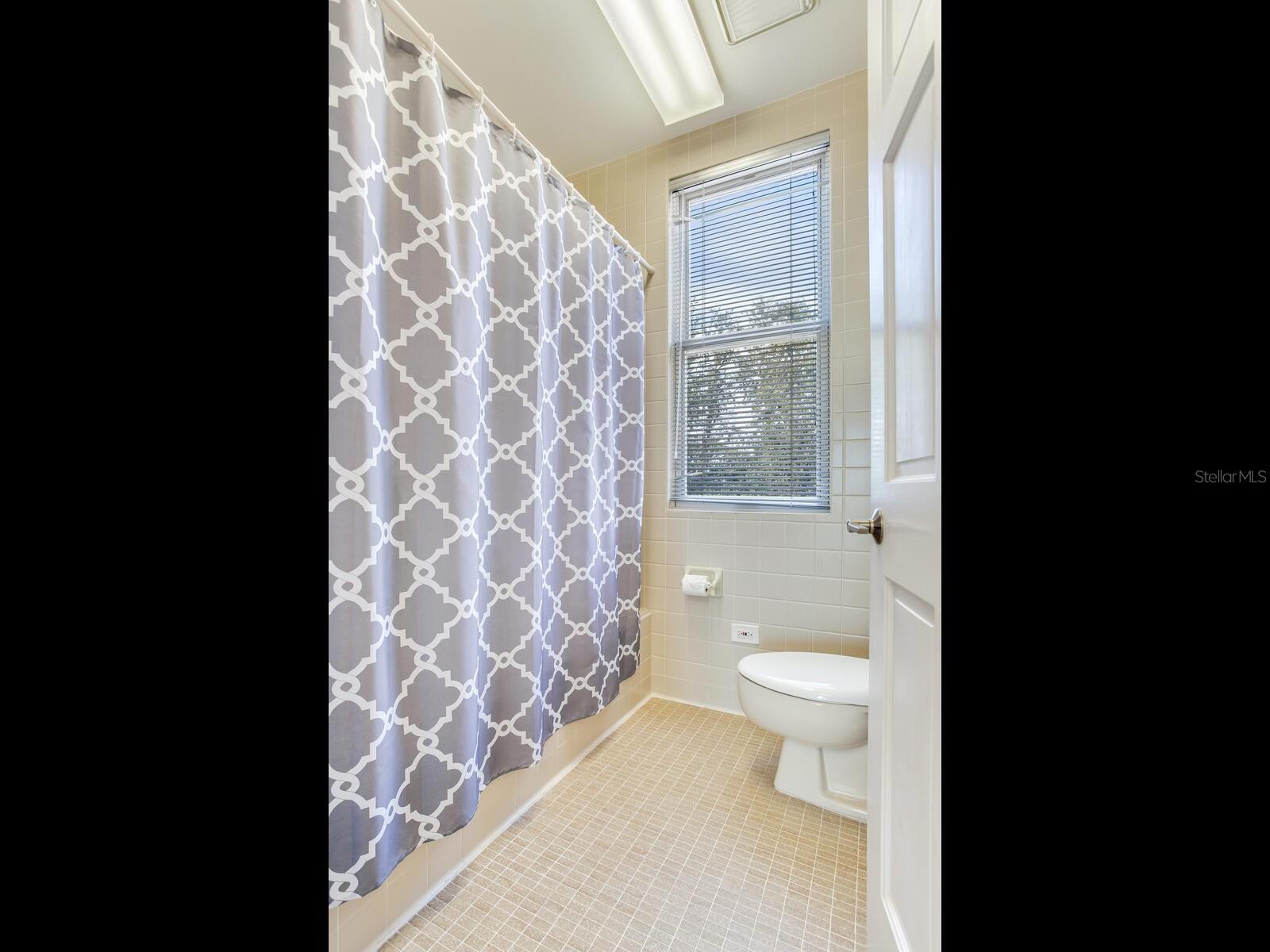 Listing photo id 21 for 5010 Bayshore Boulevard 7
