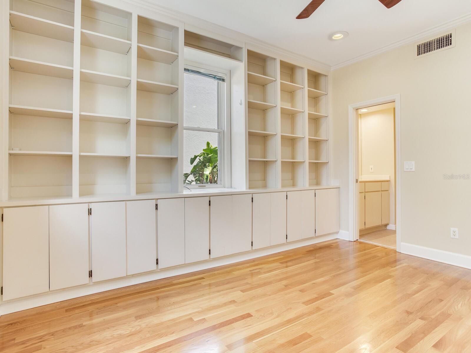 Listing photo id 26 for 5010 Bayshore Boulevard 7