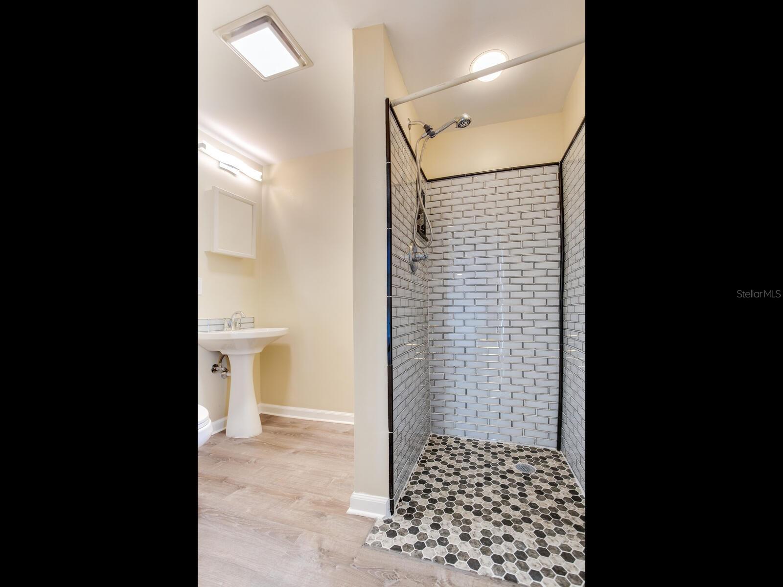 Listing photo id 28 for 5010 Bayshore Boulevard 7