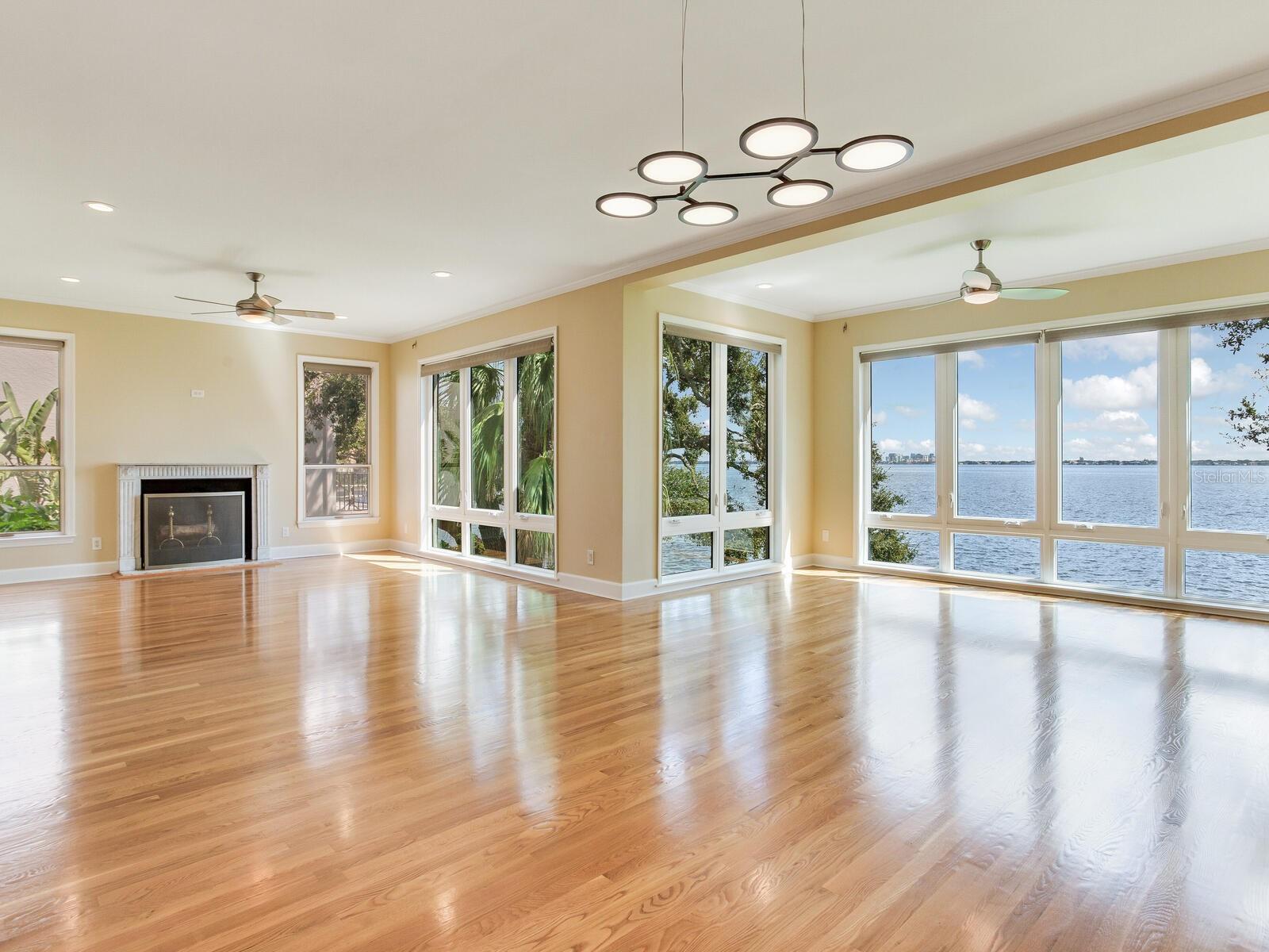 Listing photo id 4 for 5010 Bayshore Boulevard 7
