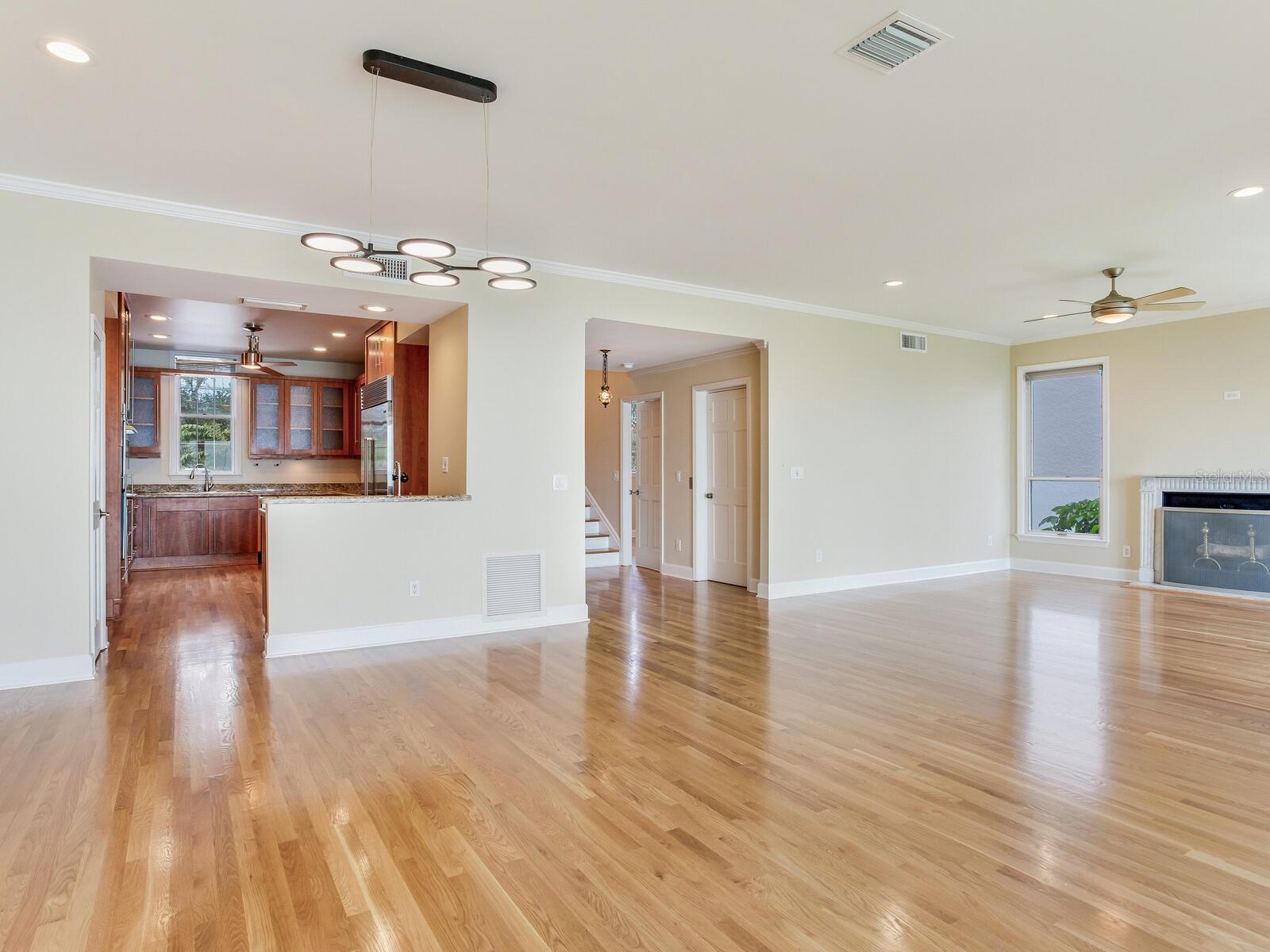 Listing photo id 6 for 5010 Bayshore Boulevard 7