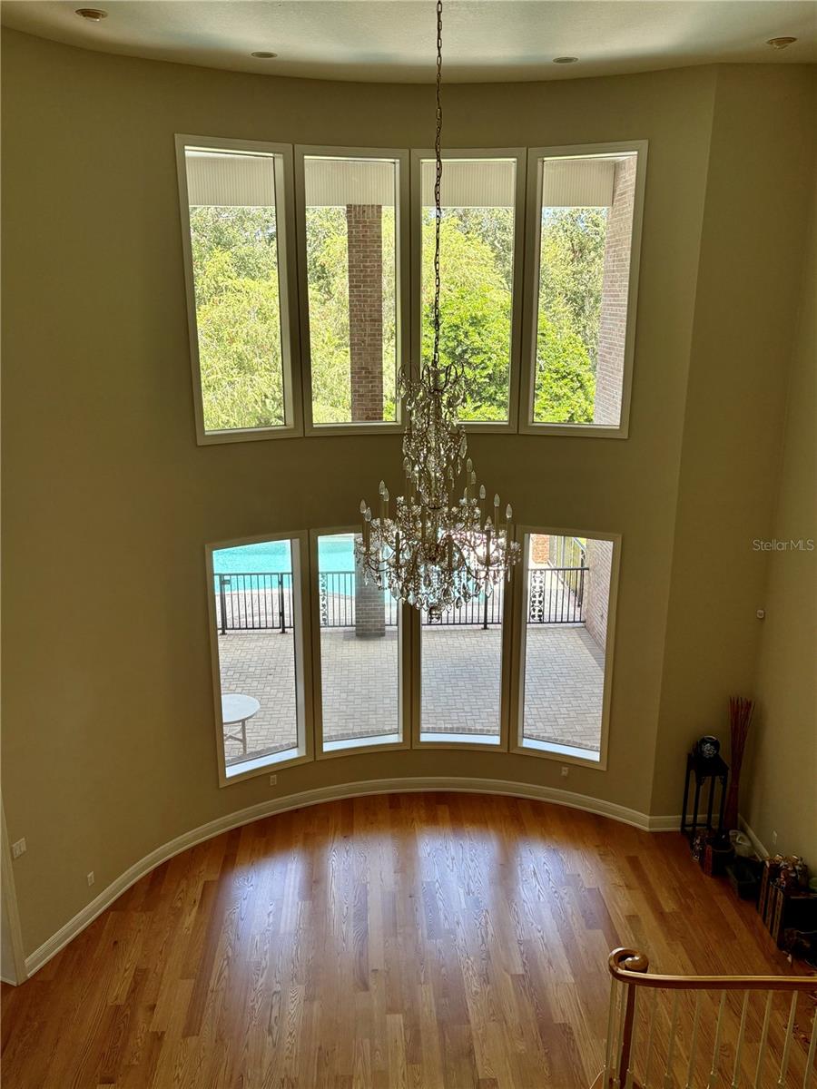 Image 4 of 4 For 2817 Roehampton Close