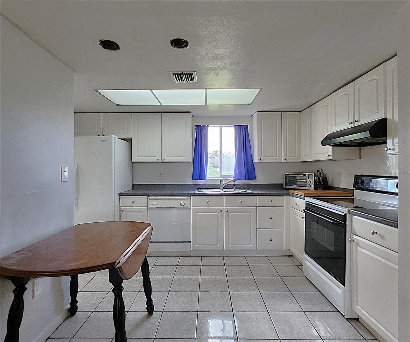 Image 11 of 38 For 7131 Dell Road 2