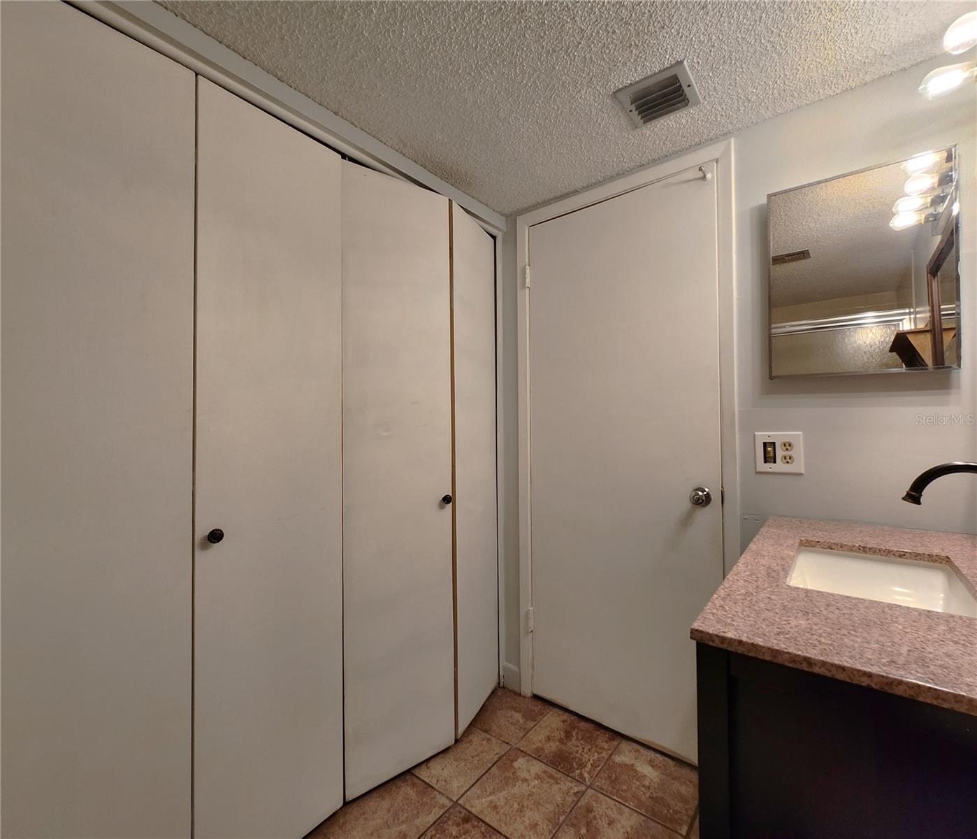 Image 17 of 38 For 7131 Dell Road 2
