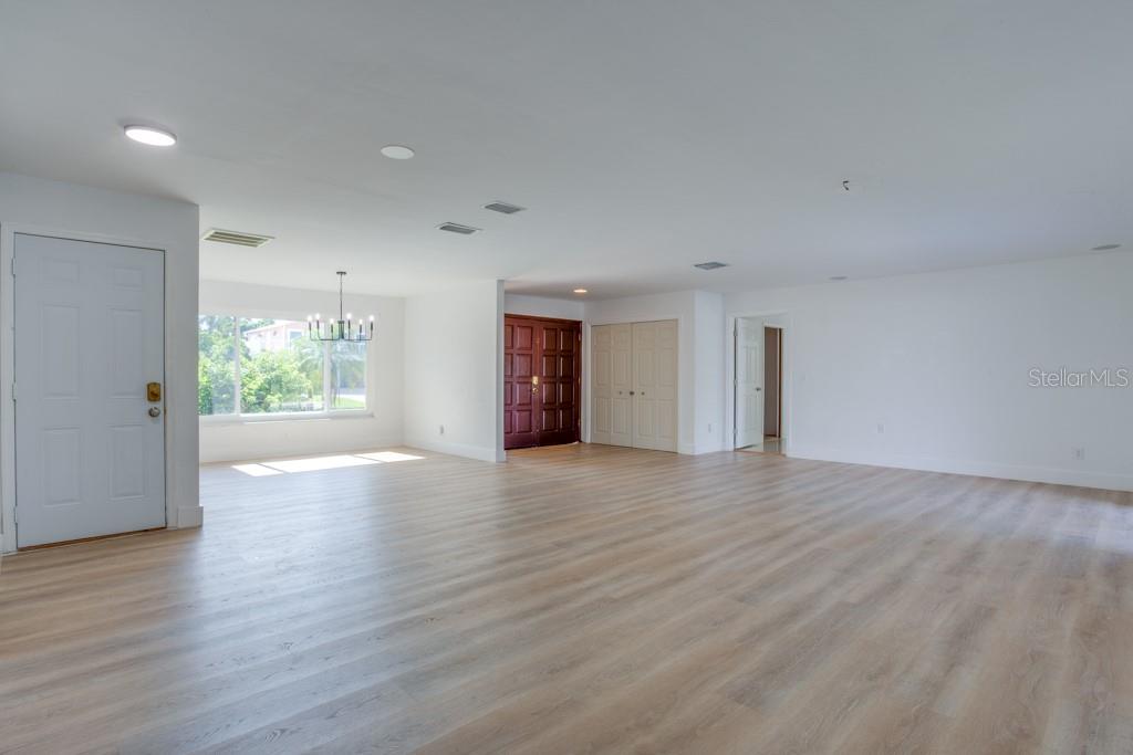 Image 10 of 78 For 4098 Beach Drive Se