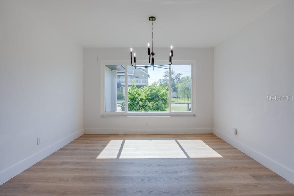 Image 12 of 78 For 4098 Beach Drive Se