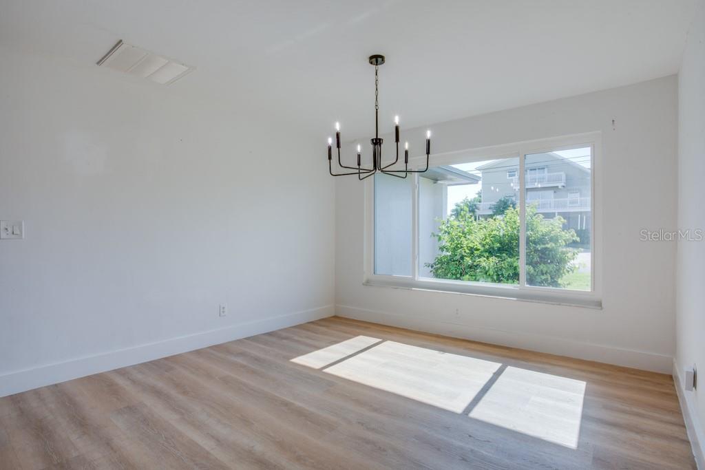 Image 13 of 78 For 4098 Beach Drive Se