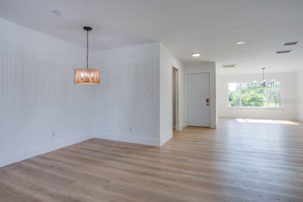 Image 17 of 78 For 4098 Beach Drive Se