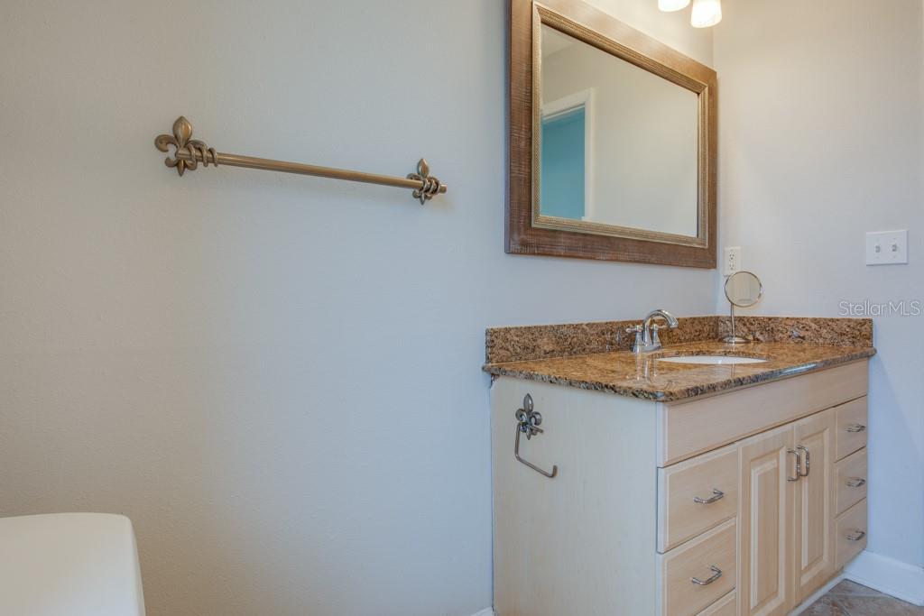 Image 31 of 78 For 4098 Beach Drive Se