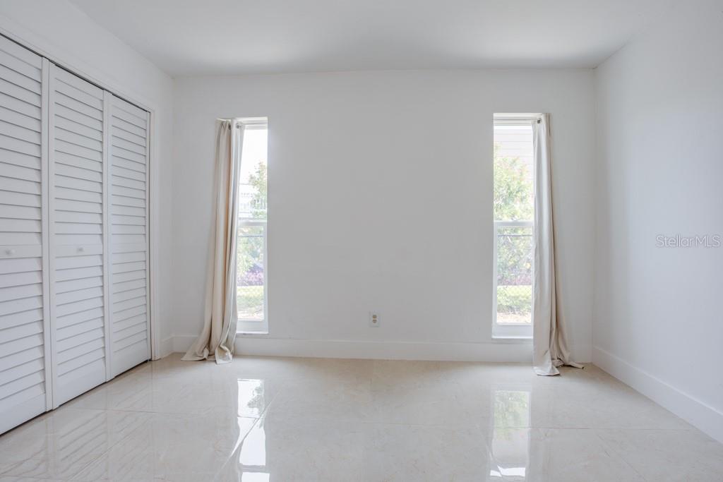 Image 33 of 78 For 4098 Beach Drive Se