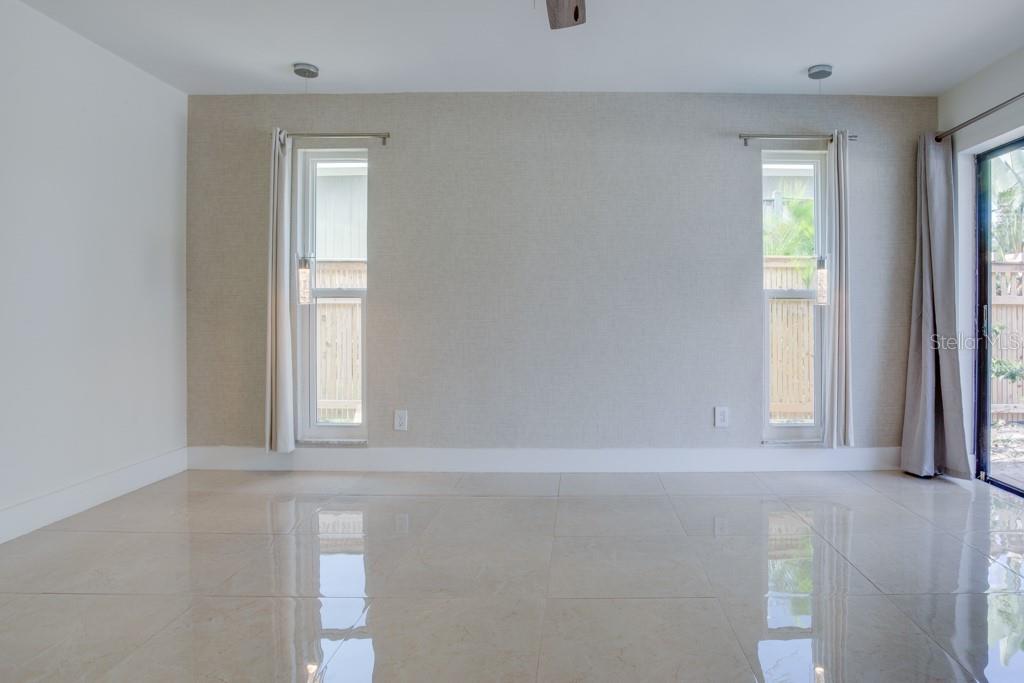 Image 38 of 78 For 4098 Beach Drive Se