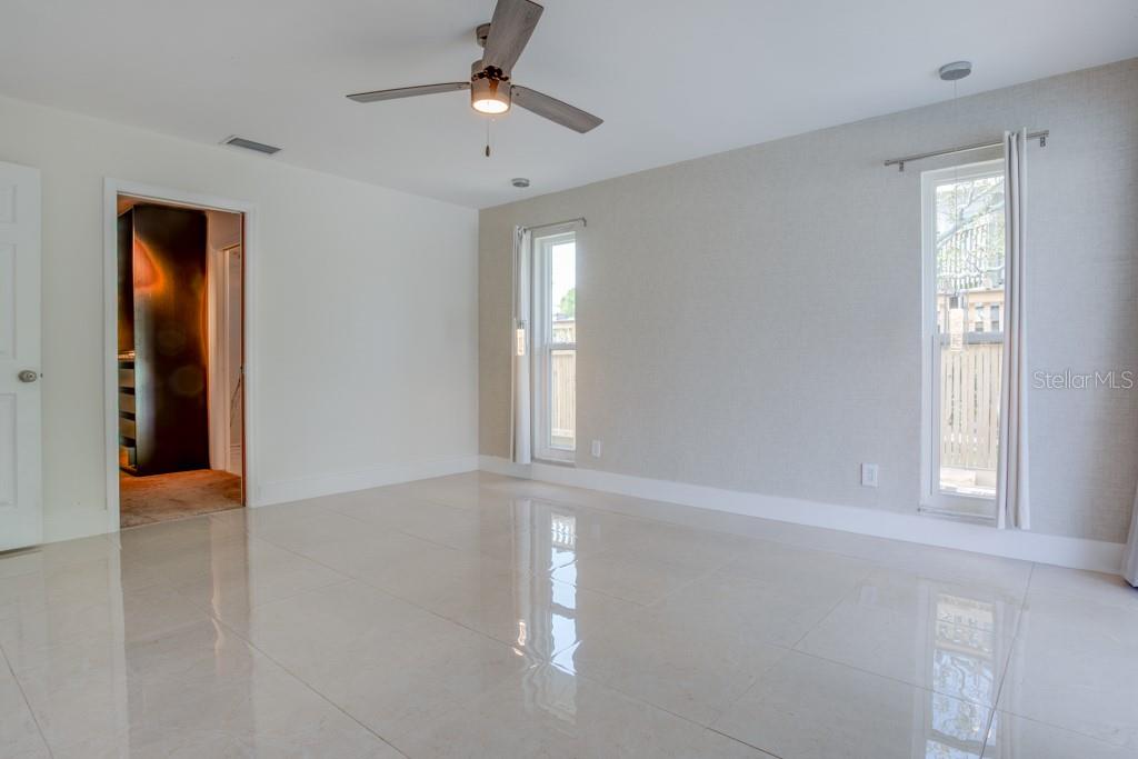Image 40 of 78 For 4098 Beach Drive Se