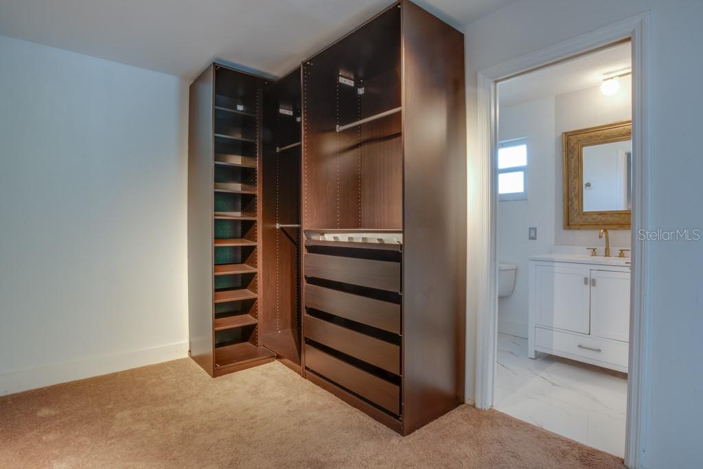 Image 43 of 78 For 4098 Beach Drive Se