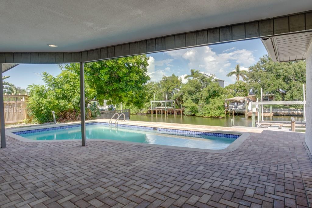 Image 48 of 78 For 4098 Beach Drive Se
