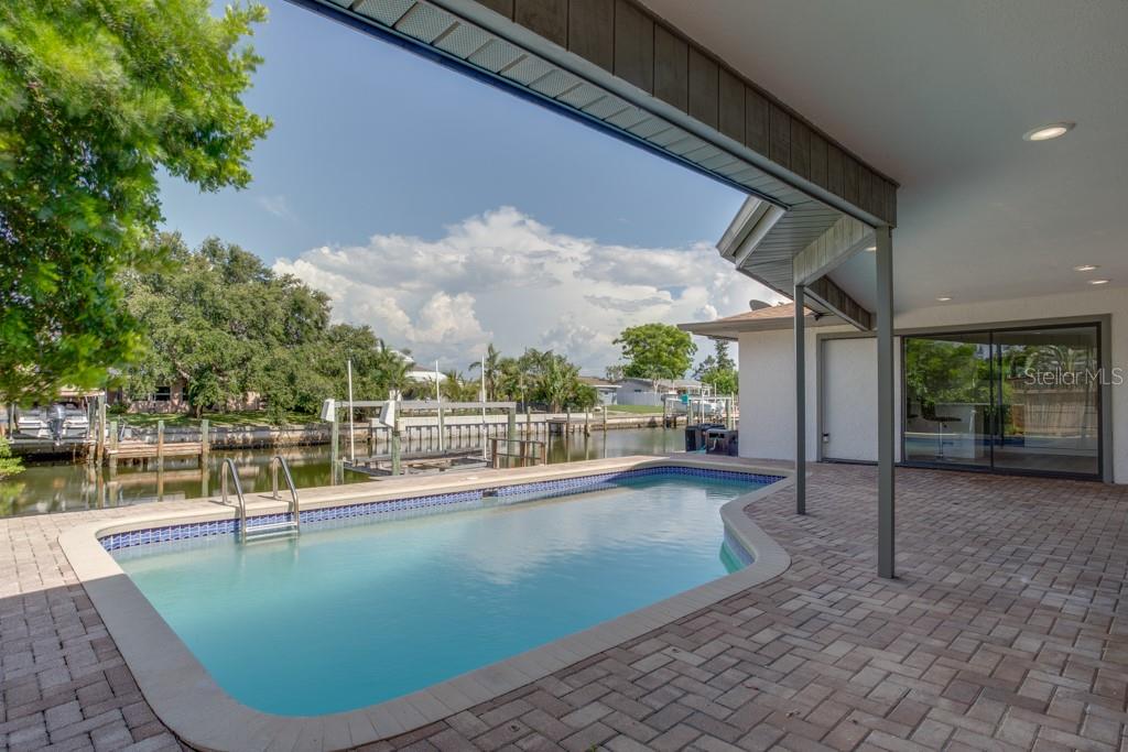 Image 49 of 78 For 4098 Beach Drive Se