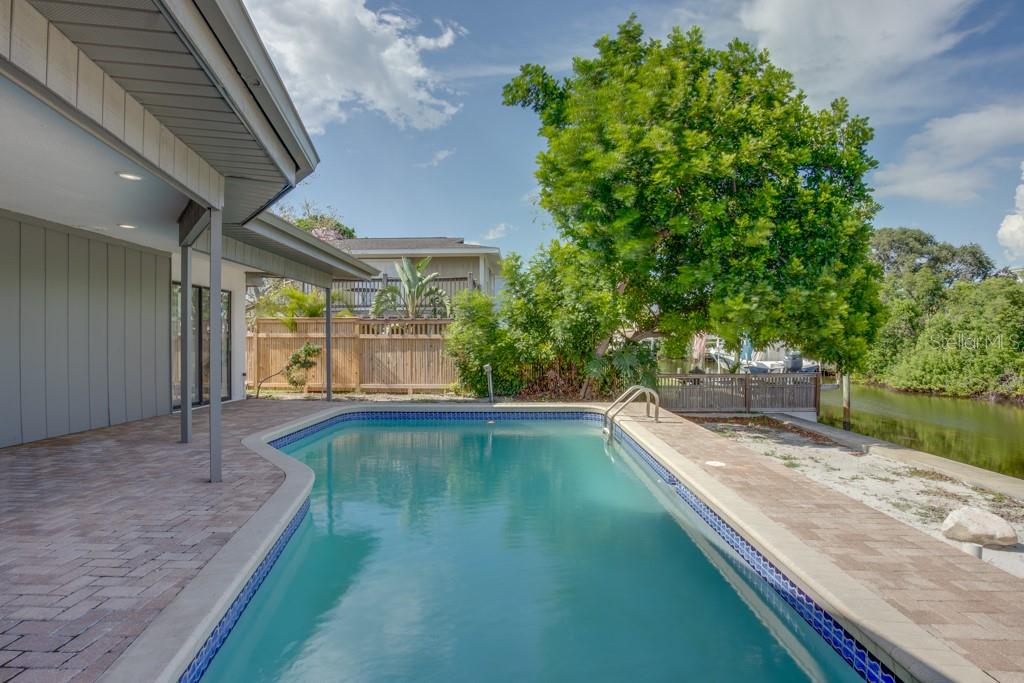 Image 51 of 78 For 4098 Beach Drive Se