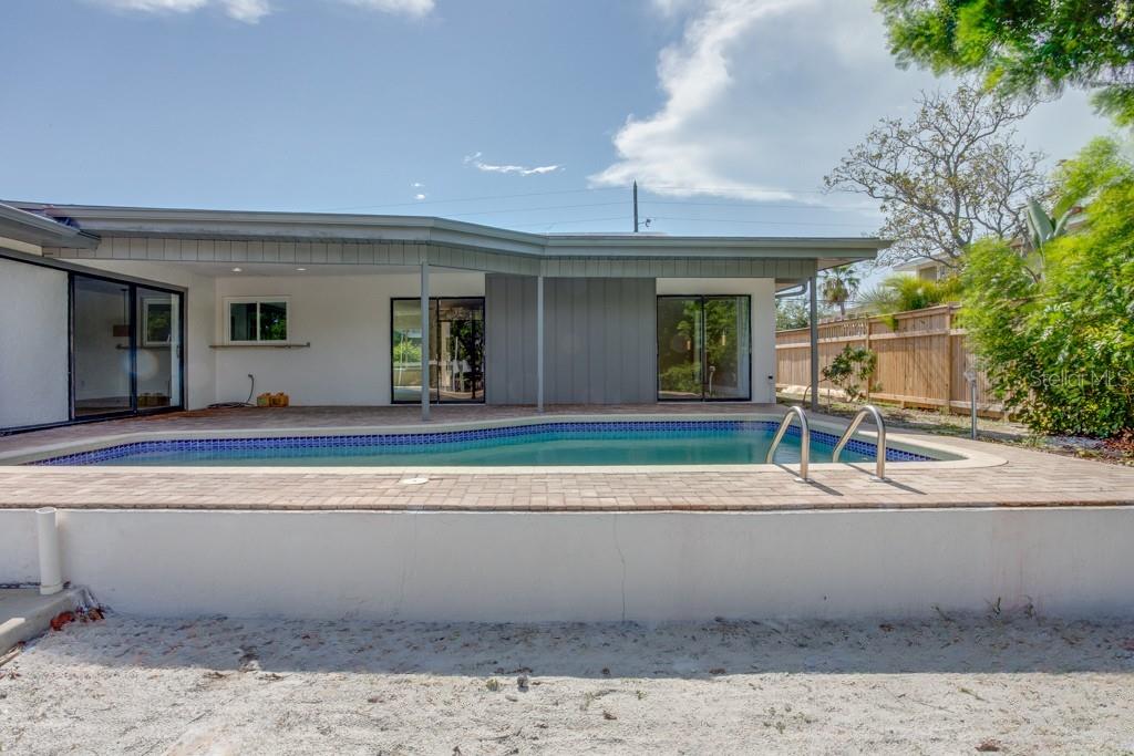 Image 53 of 78 For 4098 Beach Drive Se
